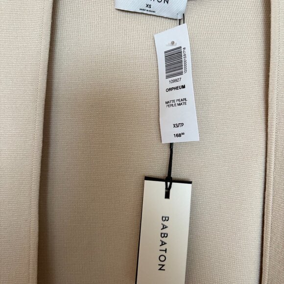 NWT Aritzia Babaton Orpheum Robe in Matte Pearl - Picture 3 of 4